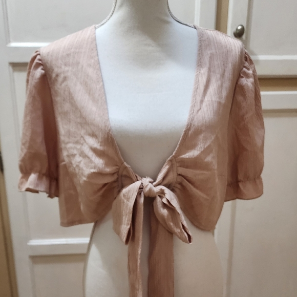 SHEIN Women's Tie Front Ruffle Puff Sleeve   Boho Inspired Crop Top NWOT ✨️ - Picture 2 of 11